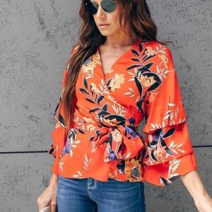 NWT Aakaa Wildflower Tier Sleeve Blouse